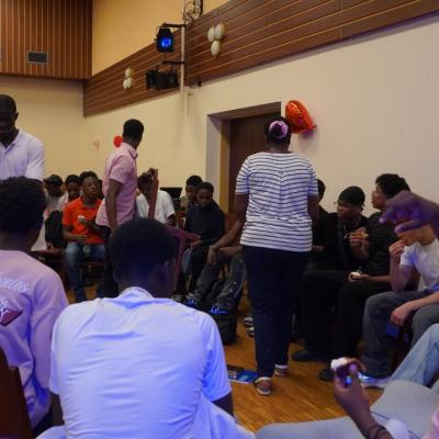 Photo 5958381668903536087 Y