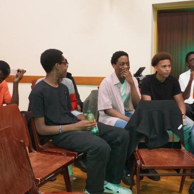 Photo 5958381668903536091 Y